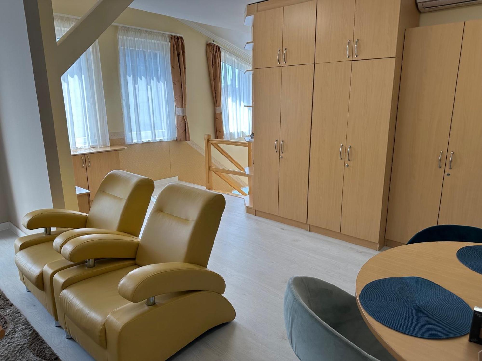 Hotel Forras Komárom Eksteriør bilde
