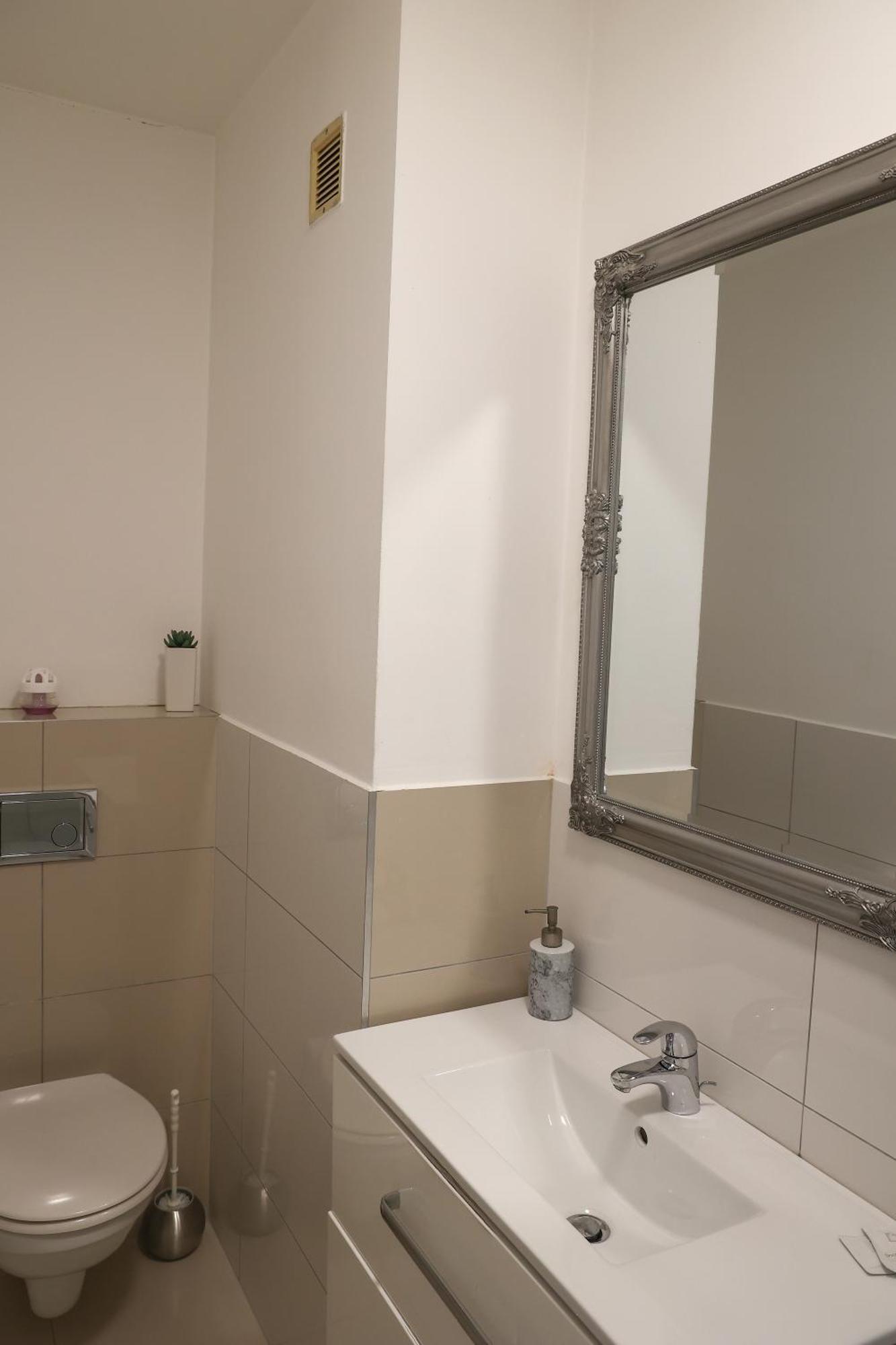 Hotel Forras Komárom Rom bilde